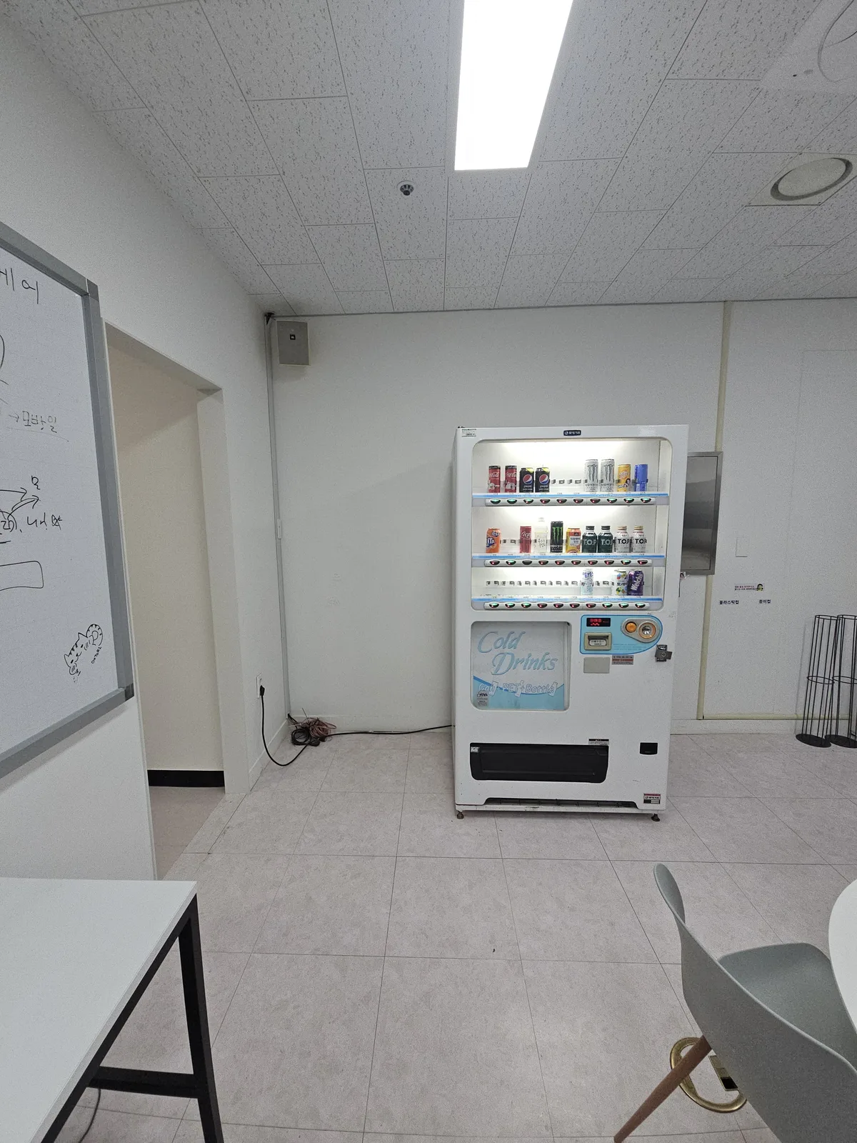 가벽 시공 현장 사진