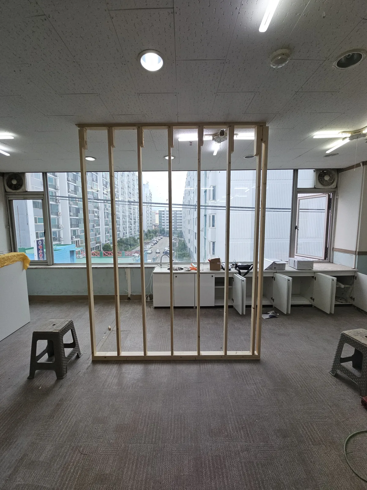 가벽 프레임 시공 현장
